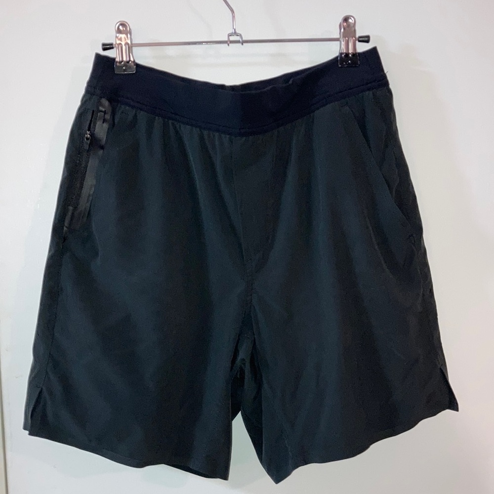 TEN THOUSAND Interval shorts with liner 7” inseam Size Small Color Black
